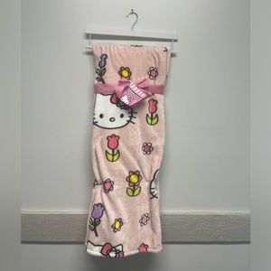 NEW Hello Kitty Throw Blanket Pink Spring Print